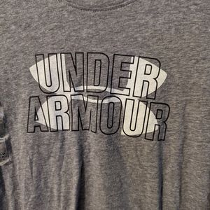 Under Armour long sleeve light weight shirt
